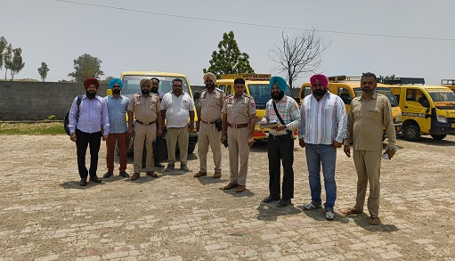 PrimeKhabarPunjab School Van
